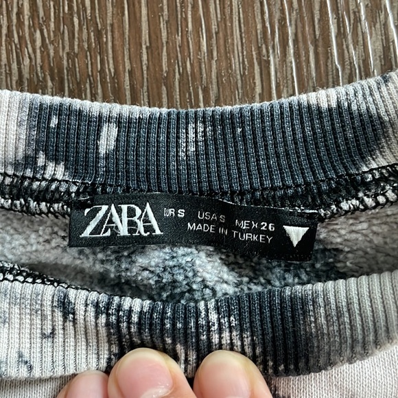 ✅SOLD✅Zara acid wash crew neck sweatshirt size small - Picture 3 of 9